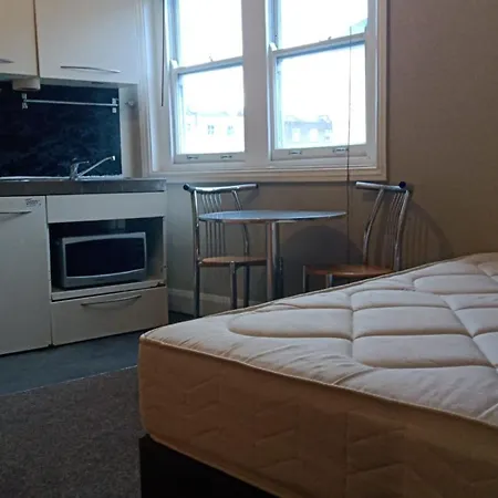 256 York Way Apartment